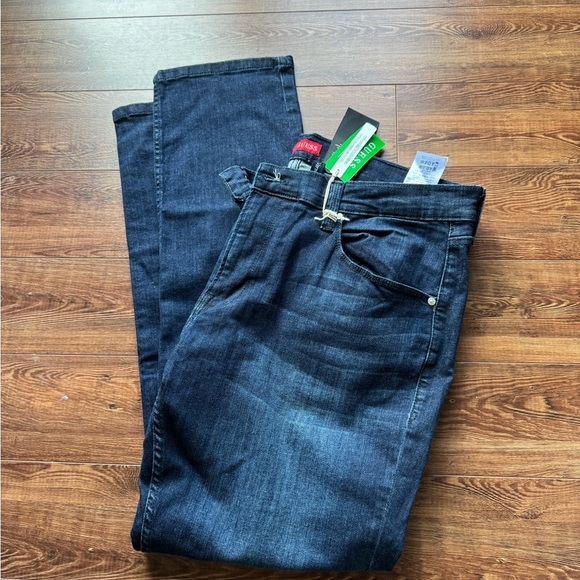 Guess Men's Deep Indigo Relaxed Jeans. Rise 11” - Picture 1 of 8